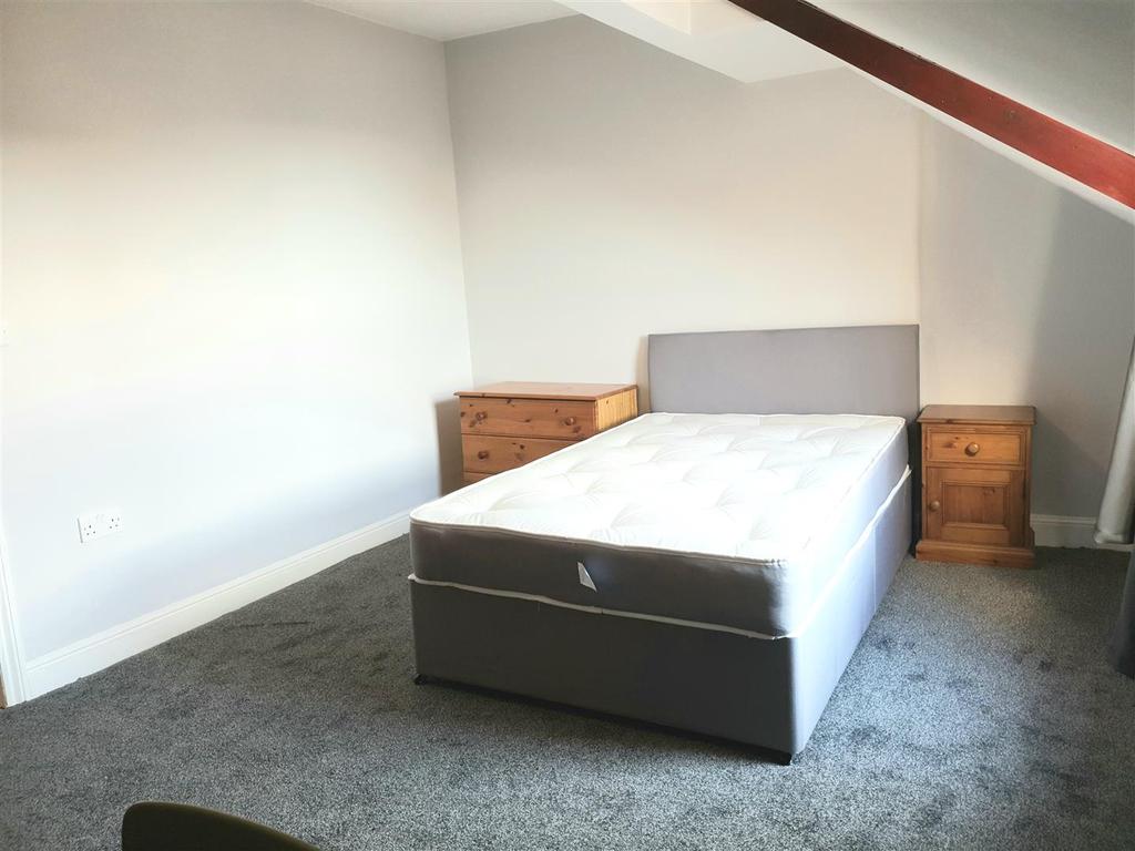 Clarence Street, Lancaster 4 bed private hall £2,115 pcm (£488 pw)