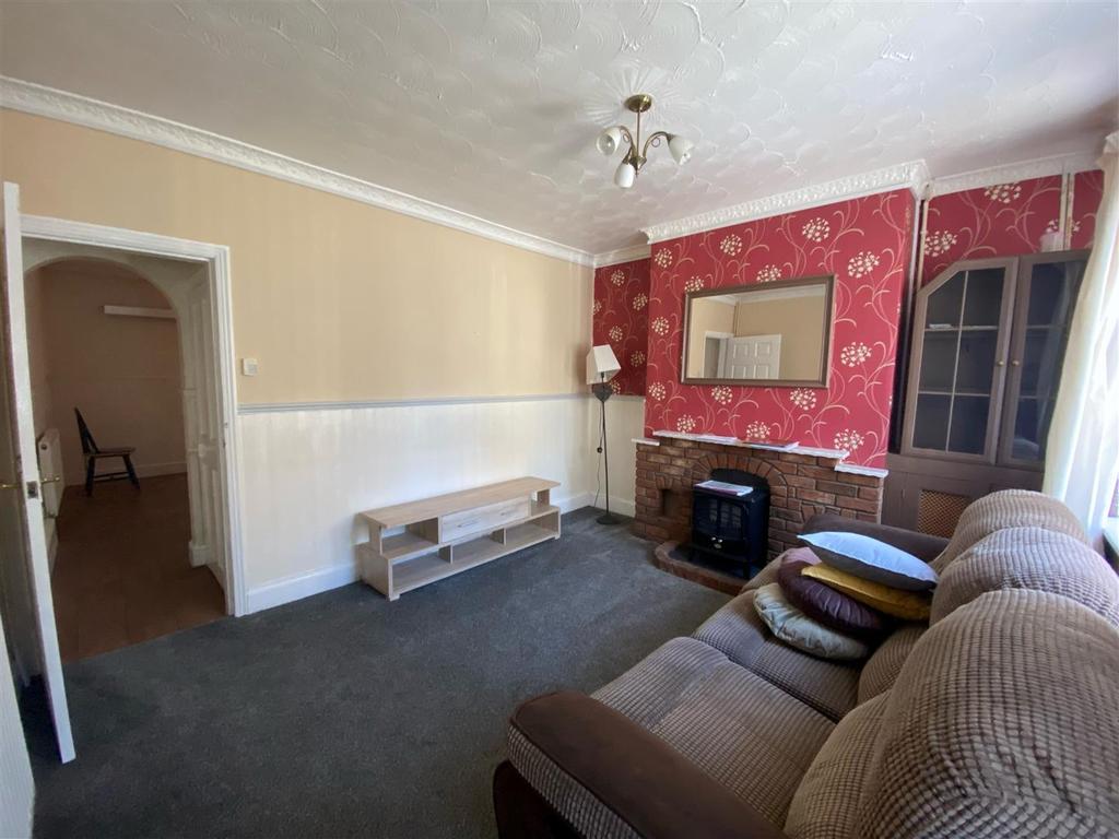 Thoresby Street, Mansfield 2 bed terraced house £625 pcm (£144 pw)