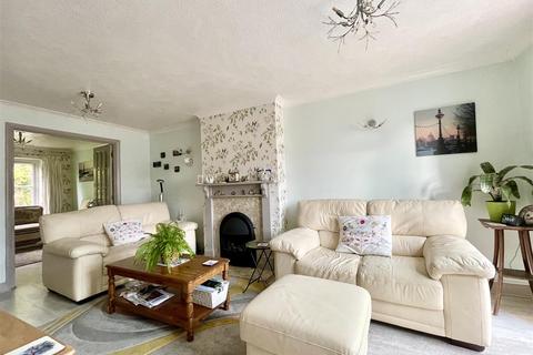 2 bedroom end of terrace house for sale - Bishops Gardens, Rotherfield Avenue, Bexhill-On-Sea