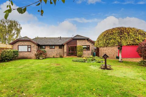 4 bedroom detached bungalow for sale - MILL CLOSE, GREAT BOOKHAM, KT23