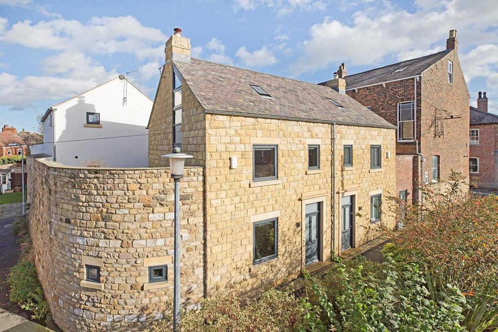 Kirkgate, Knaresborough 3 bed semidetached house £425,000