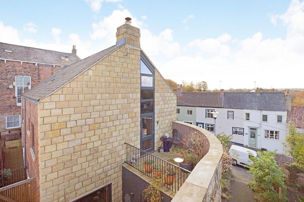 Kirkgate, Knaresborough 3 bed semidetached house £425,000