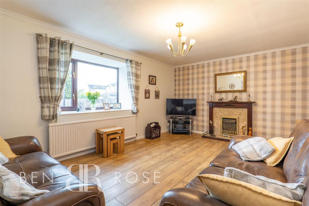 Millbrook Close, Wheelton, Chorley 3 bed detached house £199,995