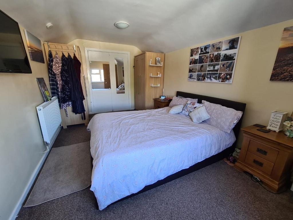 Bedroom (Upstairs)