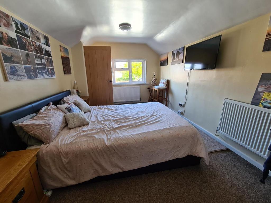Bedroom (Upstairs)