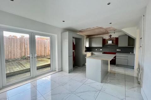 3 bedroom semi-detached house for sale - Mosslands Drive, Wallasey
