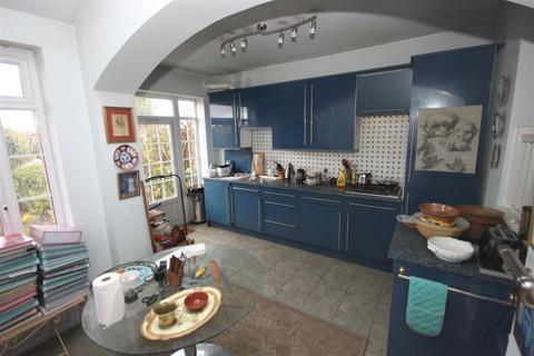 58 Campbell Road, Salisbury, SP1 3BG