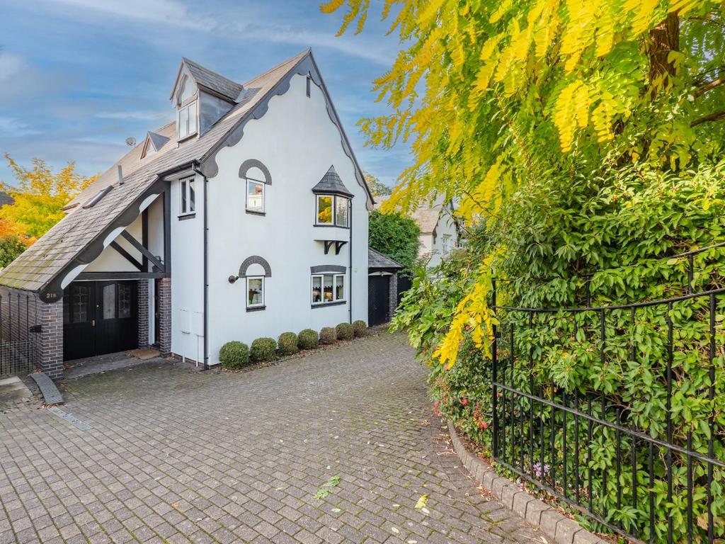 Clarendon Square, Leamington Spa 4 bed detached house £975,000