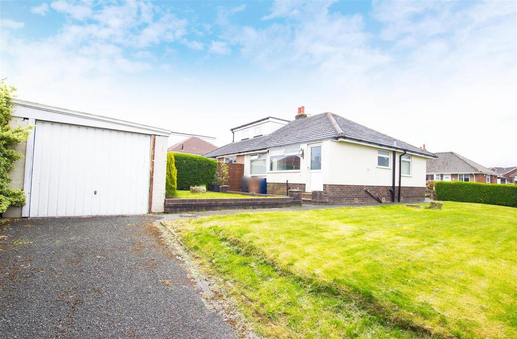 Thirlmere Drive, Darwen, BB3 3BH 2 bed bungalow £165,000