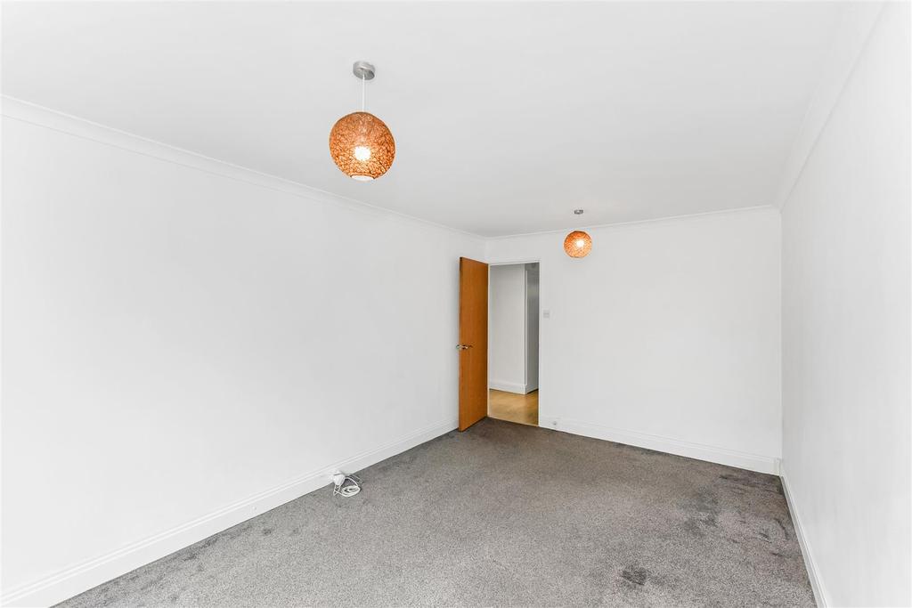 Beresford Road, North Chingford 1 bed flat £1,150 pcm (£265 pw)