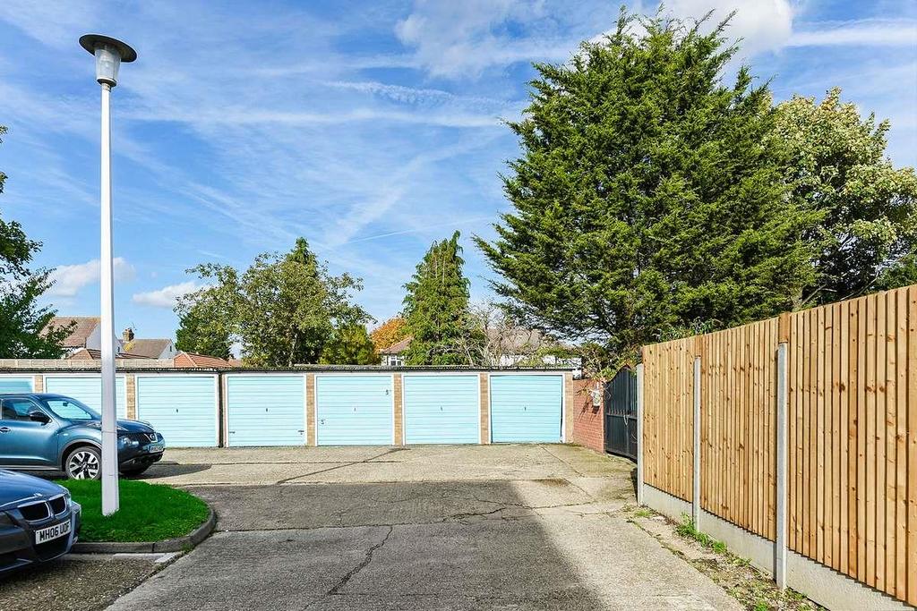 12 Morley Court-15.jpg