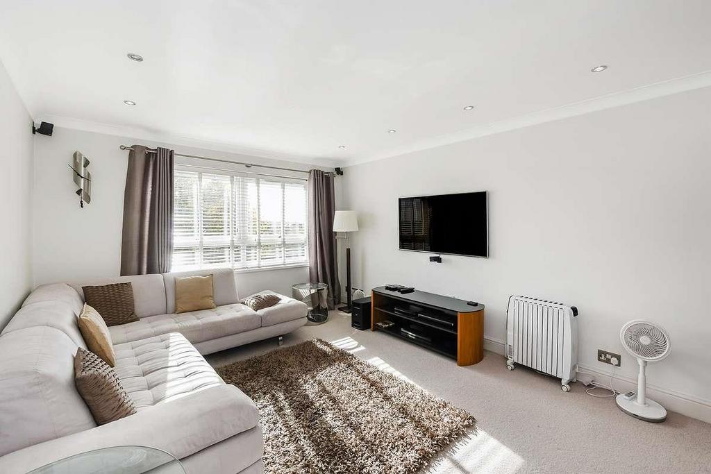 12 Morley Court-7.jpg