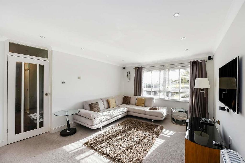 12 Morley Court-8.jpg