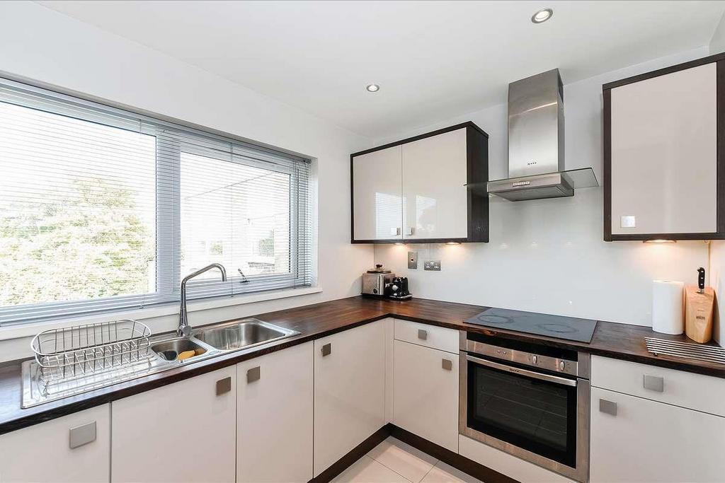12 Morley Court-3.jpg