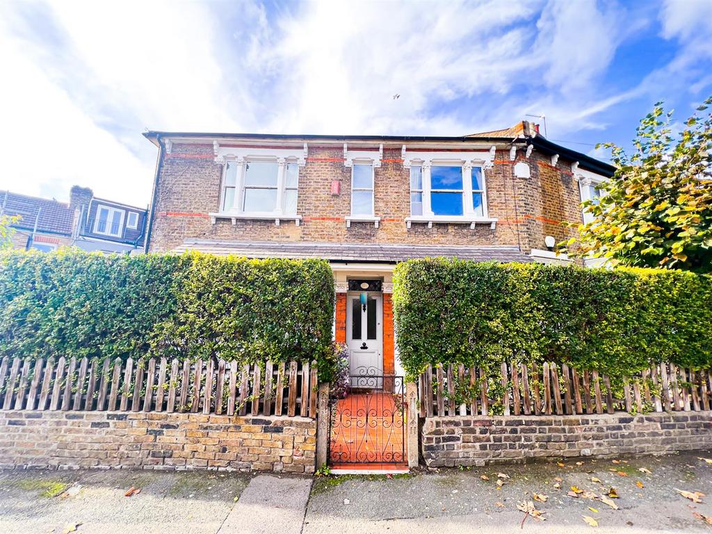 Mornington Road, Leytonstone 2 bed semidetached house £675,000