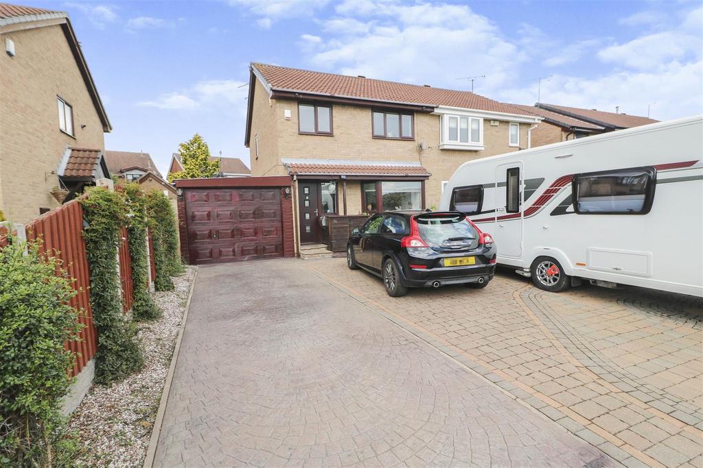 Wood Lane, Bramley, Rotherham 2 bed semidetached house £330,000