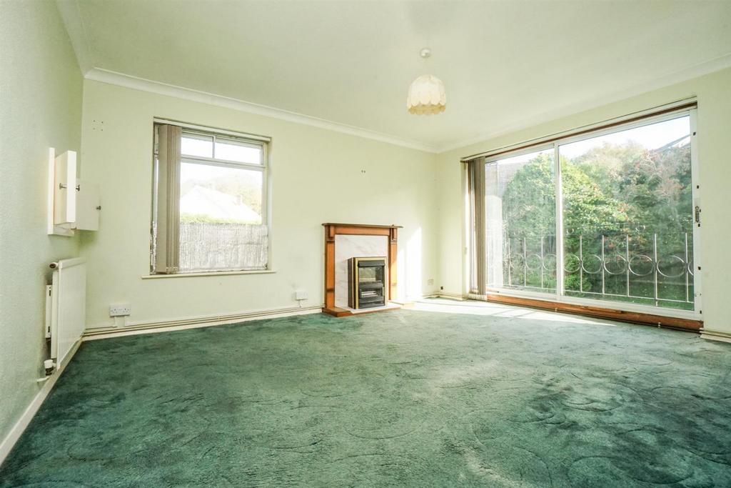 Gresham Way, St. LeonardsOnSea 2 bed flat £180,000