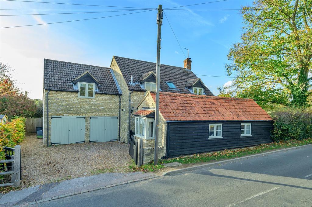 Odell Road, Odell, Bedford 5 bed detached house £875,000