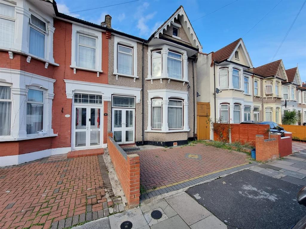 Mortlake Road, Ilford 4 bed end of terrace house £550,000
