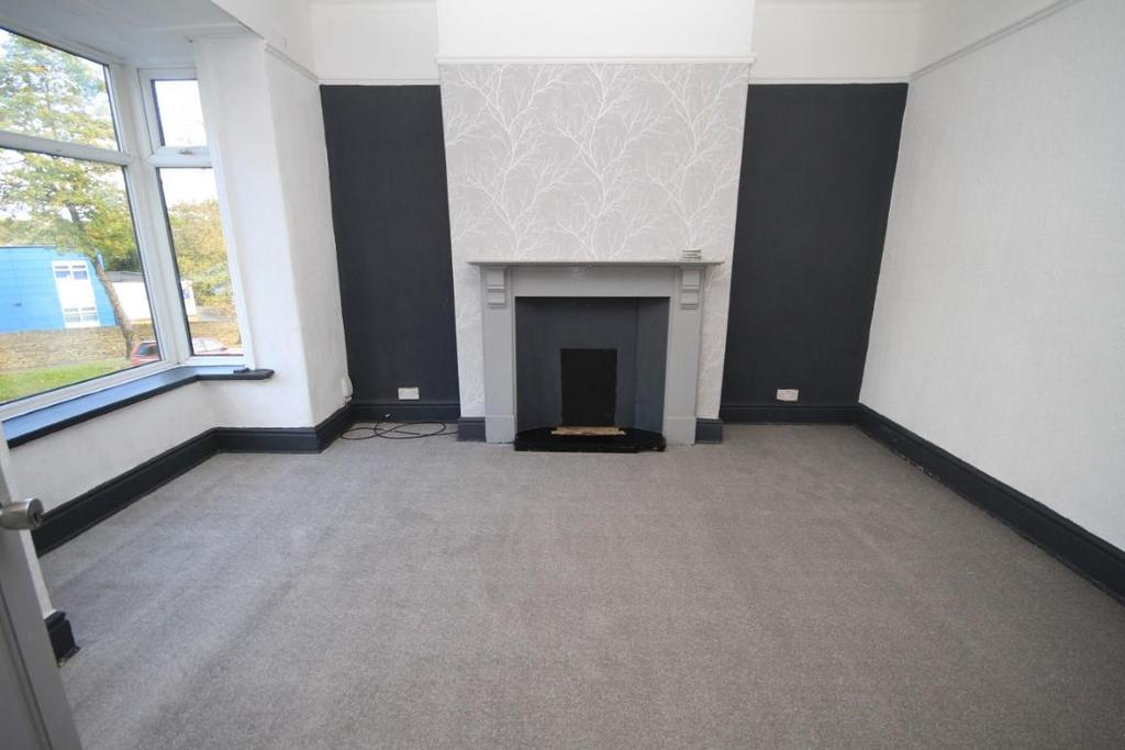 Bradford Road, Clayton, Bradford 4 bed terraced house £119,950