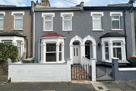 5 bedroom terraced house for sale, Eighth Avenue, E12 5JN