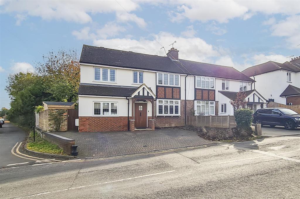 Ox Lane, Harpenden 4 bed semidetached house £1,200,000