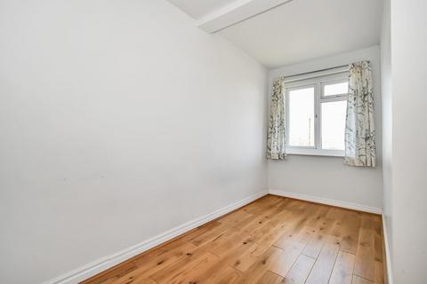 Lindley Apperley Lane, Yeadon, Leeds, LS19 6BY