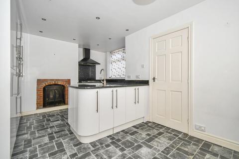Lindley Apperley Lane, Yeadon, Leeds, LS19 6BY