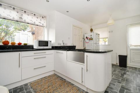 Lindley Apperley Lane, Yeadon, Leeds, LS19 6BY