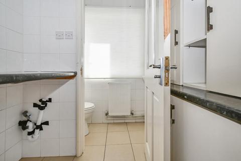 Lindley Apperley Lane, Yeadon, Leeds, LS19 6BY