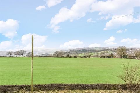 Lindley Apperley Lane, Yeadon, Leeds, LS19 6BY