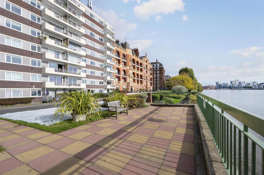 Hurlingham Court, Ranelagh Gardens, Fulham, SW6 2 bed apartment £875,000