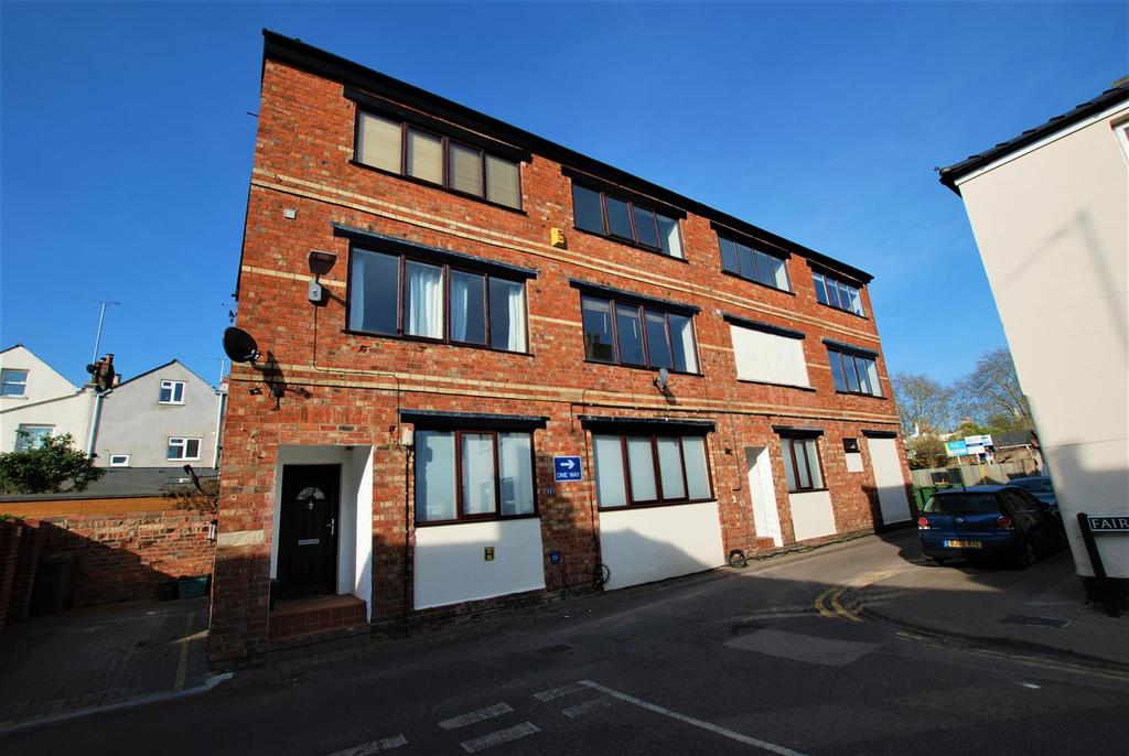 glenfall-street-cheltenham-1-bed-property-700-pcm-162-pw