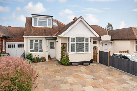 90 Meadow Walk, Epsom, KT19 0AX