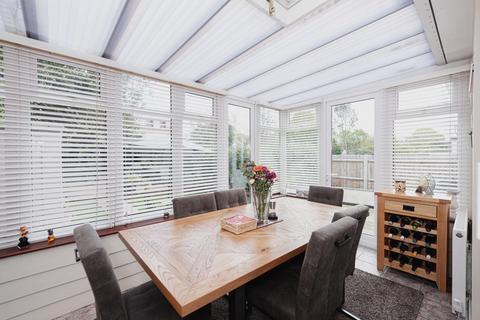90 Meadow Walk, Epsom, KT19 0AX