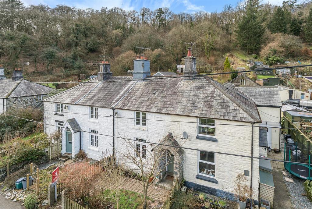 Mill Hill, Tavistock Hamlets 2 bed terraced house £257,000