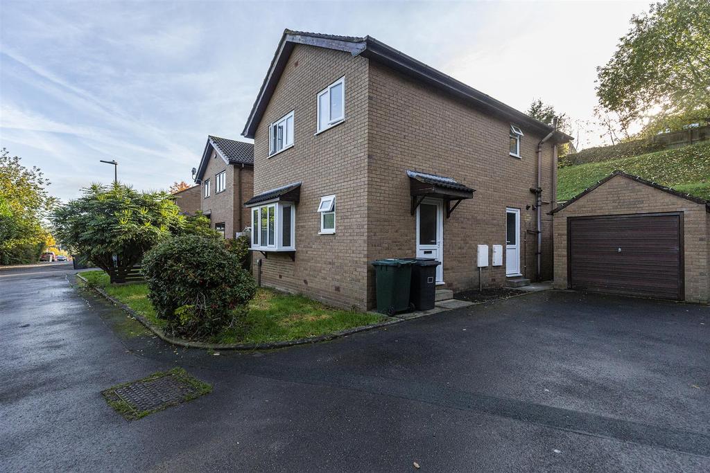 Greenside Crescent, Waterloo, Huddersfield 3 bed detached house for