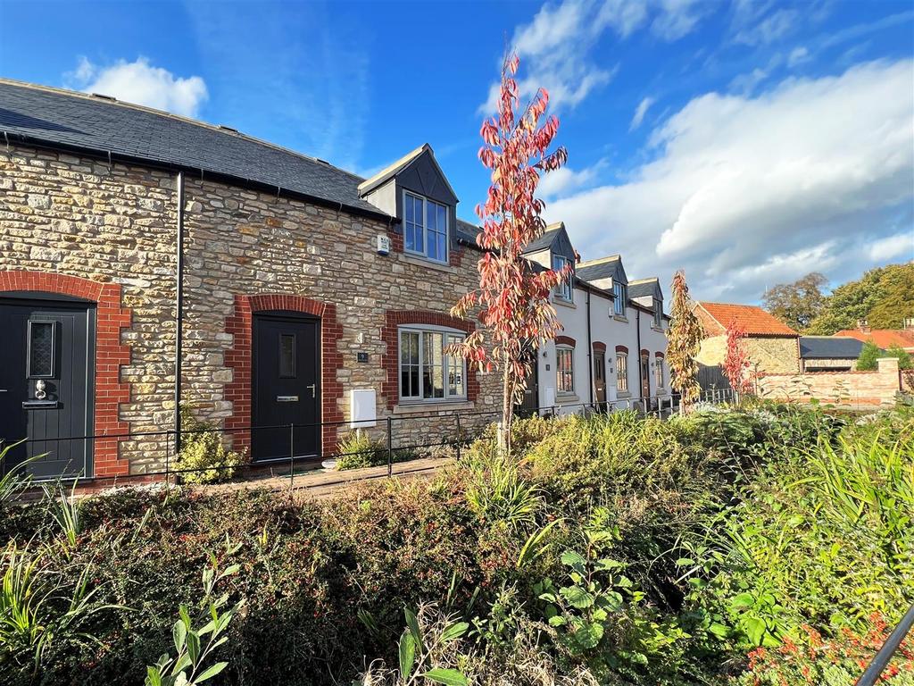 Westcote Fold, South Cave, Brough 3 bed terraced house £260,000