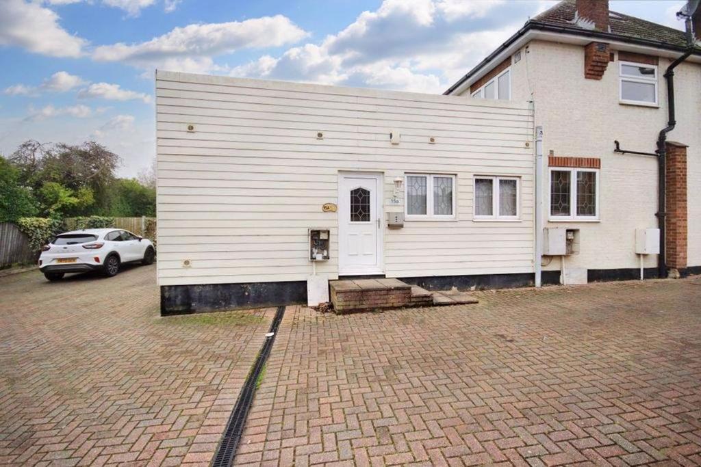 2 bedrooms Billericay 2 bed flat £950 pcm (£219 pw)