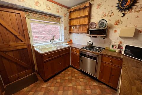 2 Bartic Avenue, Kingswinford, DY6 8ND