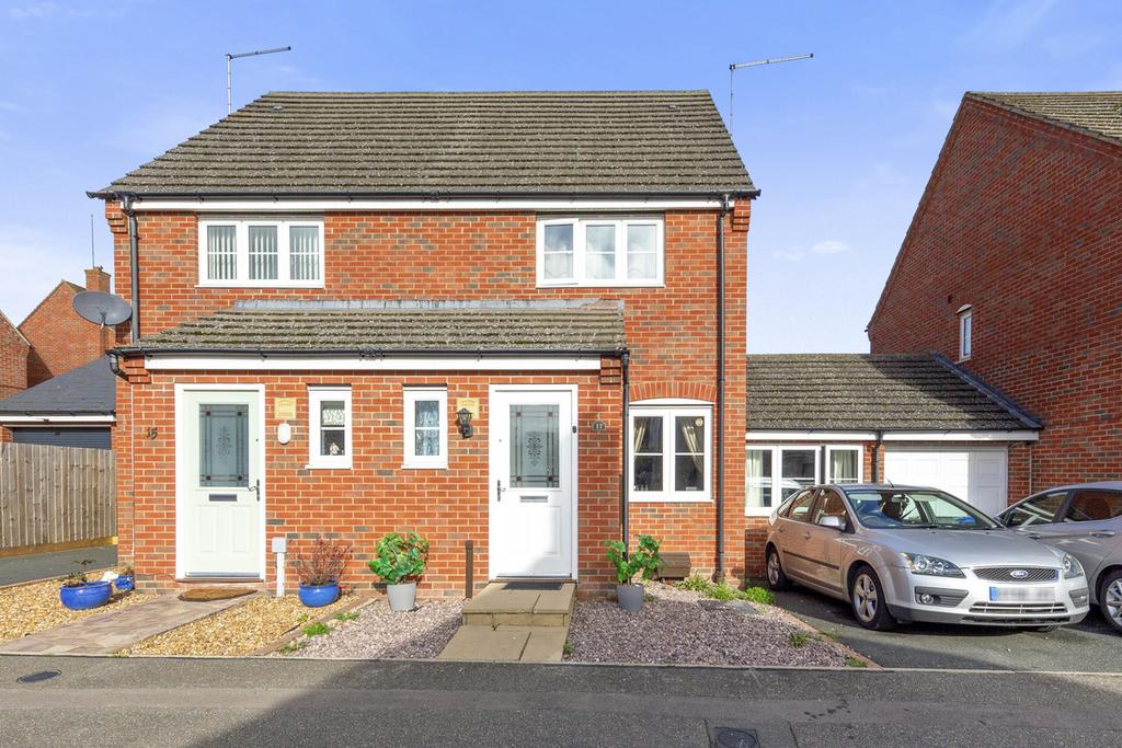 Milburn Drive, Upton, NN5 3 bed semidetached house for sale £260,000