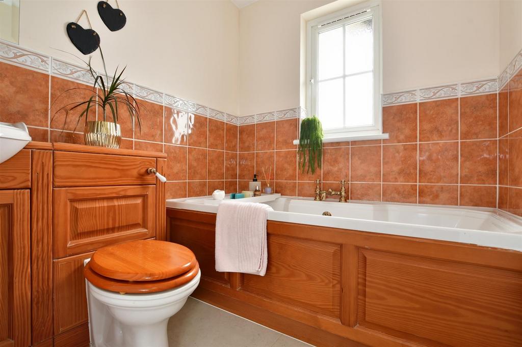 En-Suite Bathroom