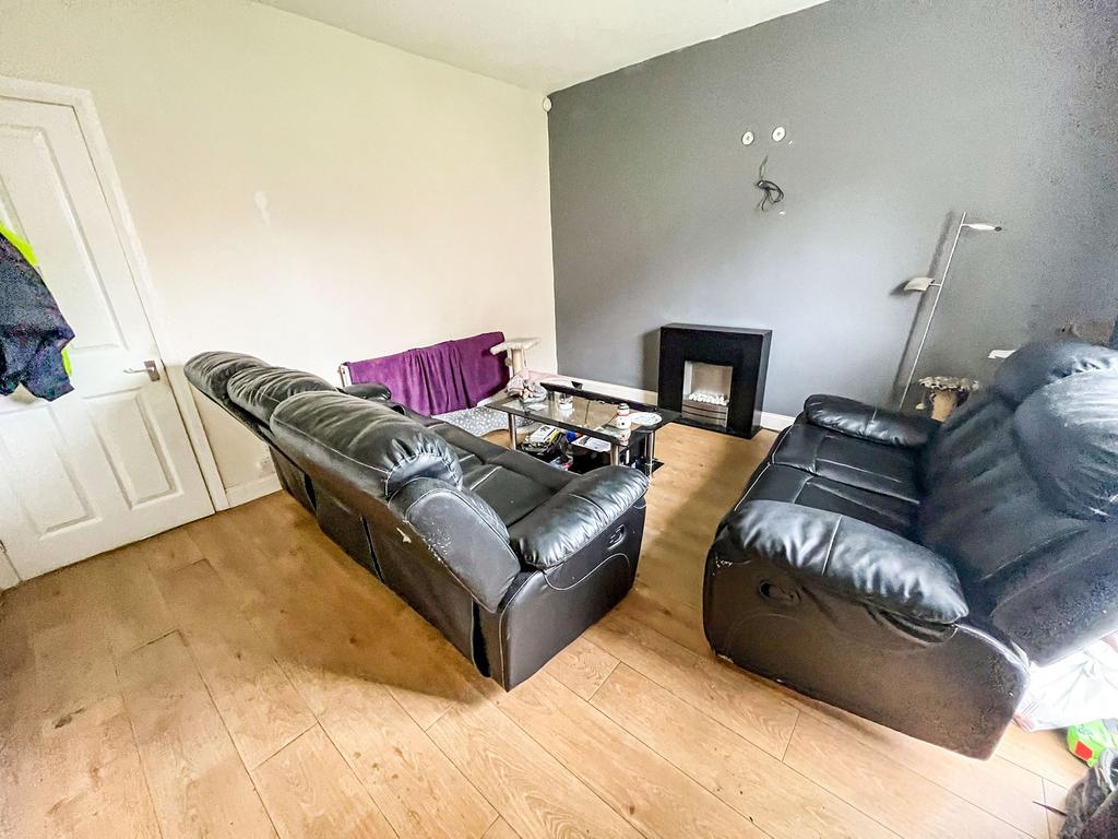 Dorset Crescent, Moorside, Consett, Durham, DH8 8HY 2 bed terraced