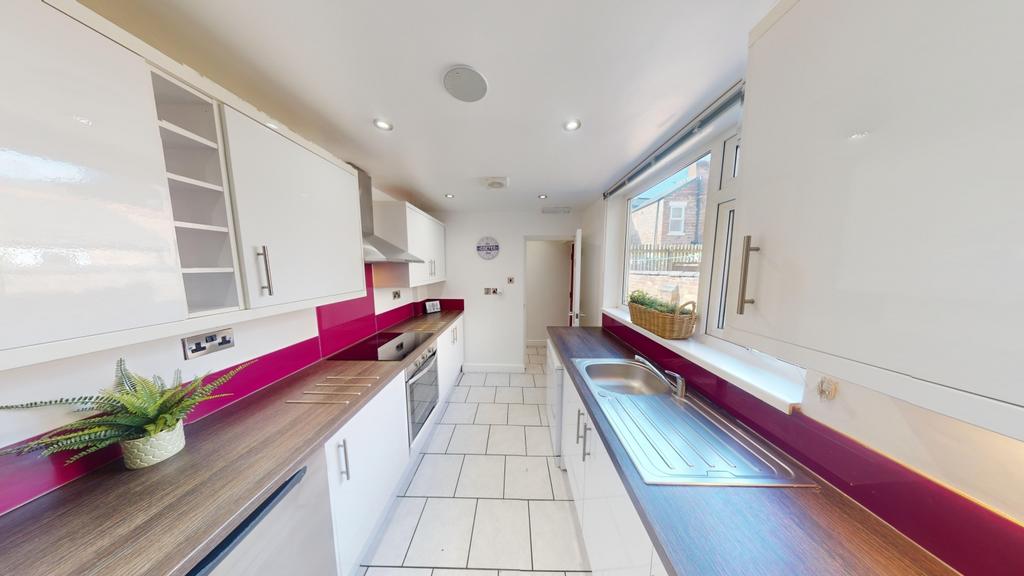 House in Nottingham - View 3