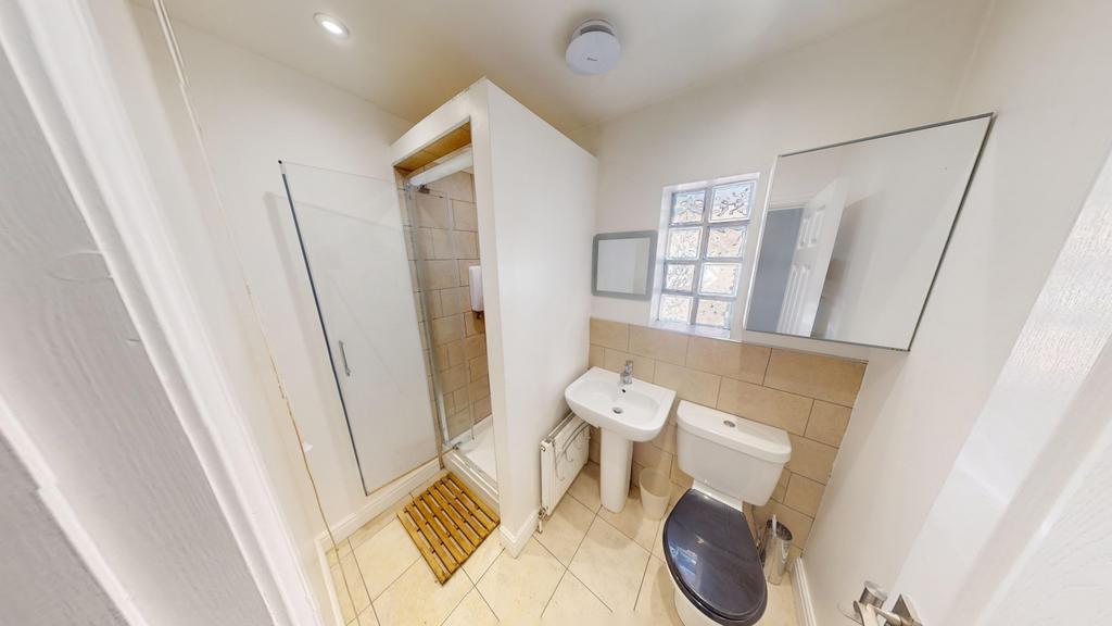 House in Nottingham - View 5
