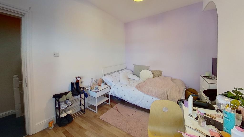 5-Grimsby-Terrace-Bedroom (2)