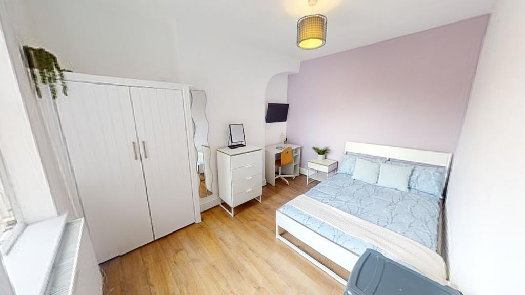 House in Nottingham - View 2
