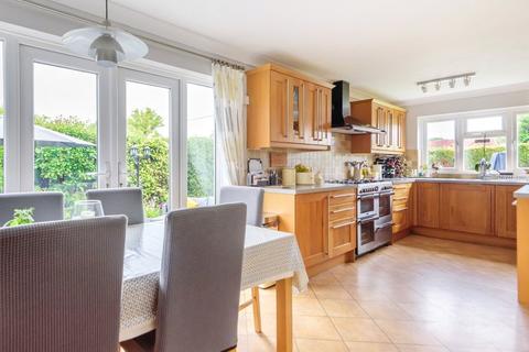 4 bedroom detached house for sale - Winchester Road, Fair Oak, Eastleigh, Hampshire, SO50