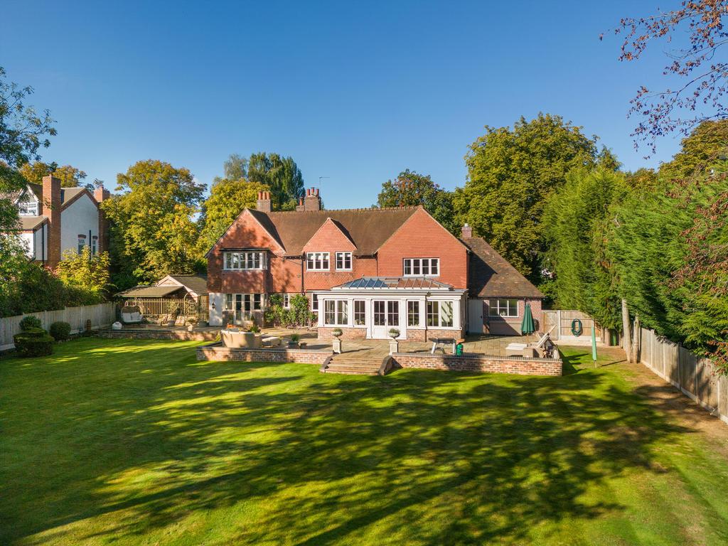 The Crescent, HamptoninArden, Solihull, West Midlands, B92 5 bed