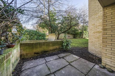 14 Apex Close, Beckenham, BR3 5TU